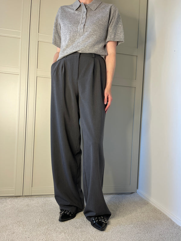Merel Pants, Mørkegrå