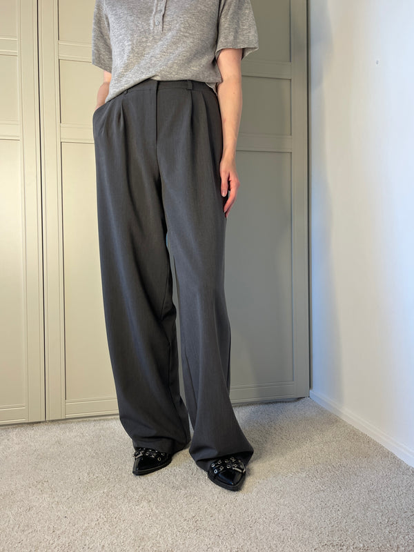 Merel Pants, Mørkegrå